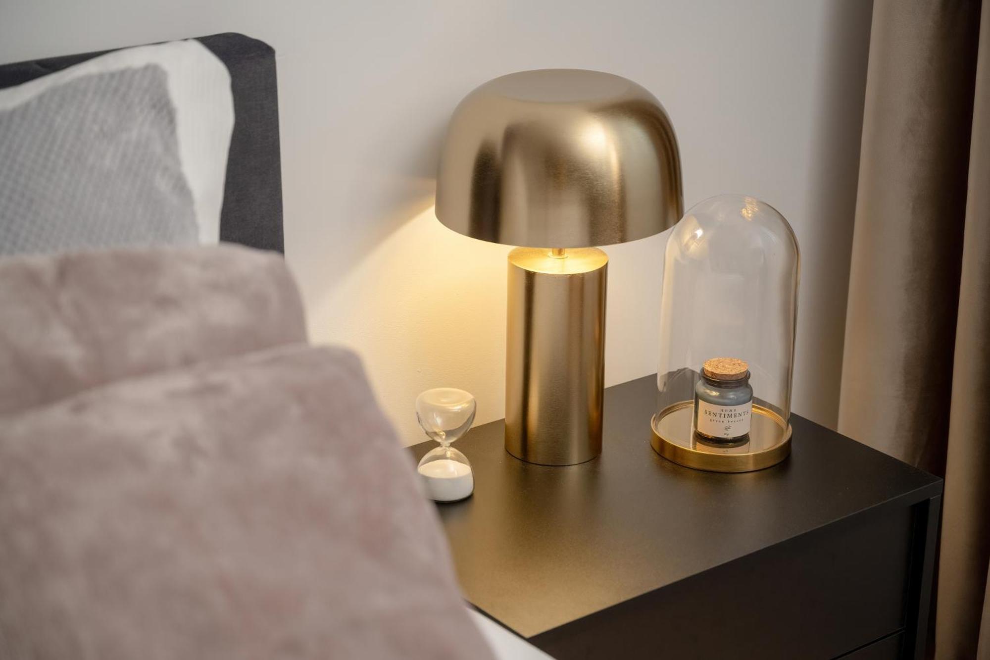 Gwiazdzista Elegant For 6 Guests With Balcony & Parking By Renters Apartament Wrocław