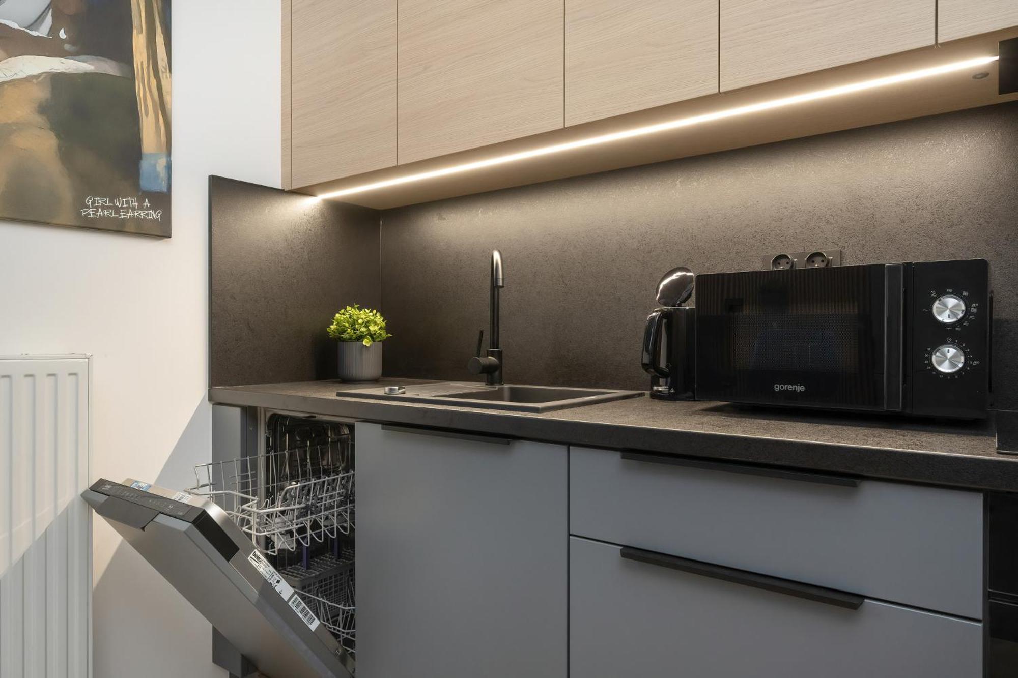 Apartament Gwiazdzista Elegant For 6 Guests With Balcony & Parking By Renters