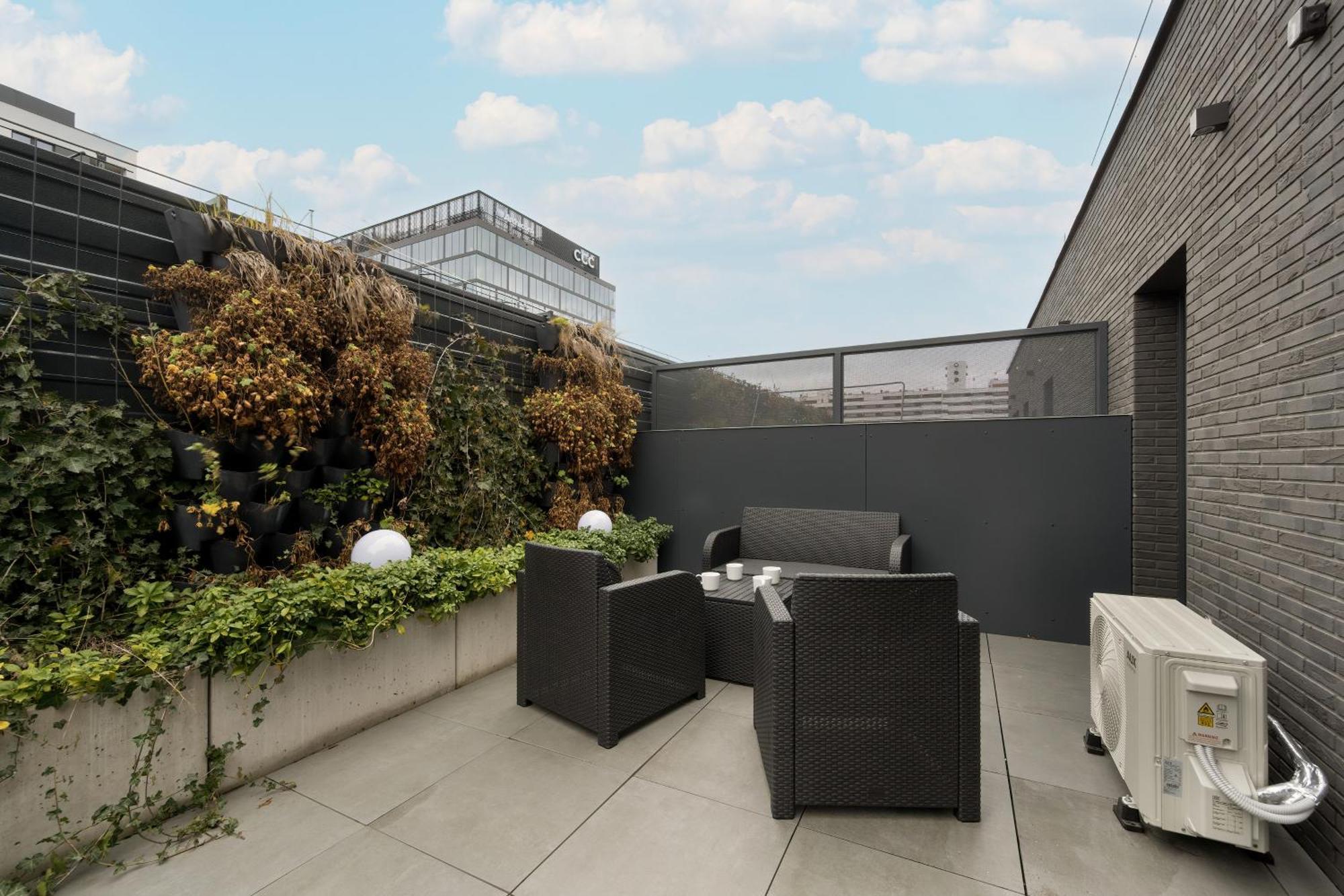 Gwiazdzista Elegant For 6 Guests With Balcony & Parking By Renters Appartamento Breslavia