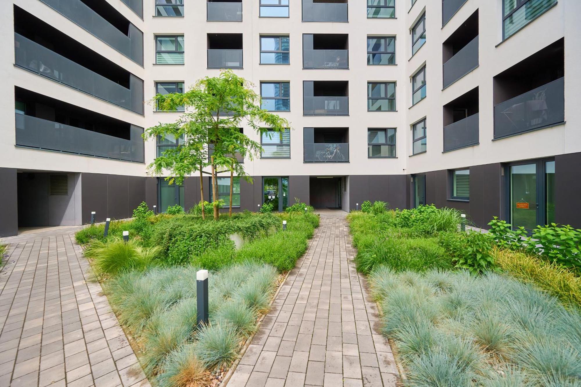 Gwiazdzista Elegant For 6 Guests With Balcony & Parking By Renters Breslavia