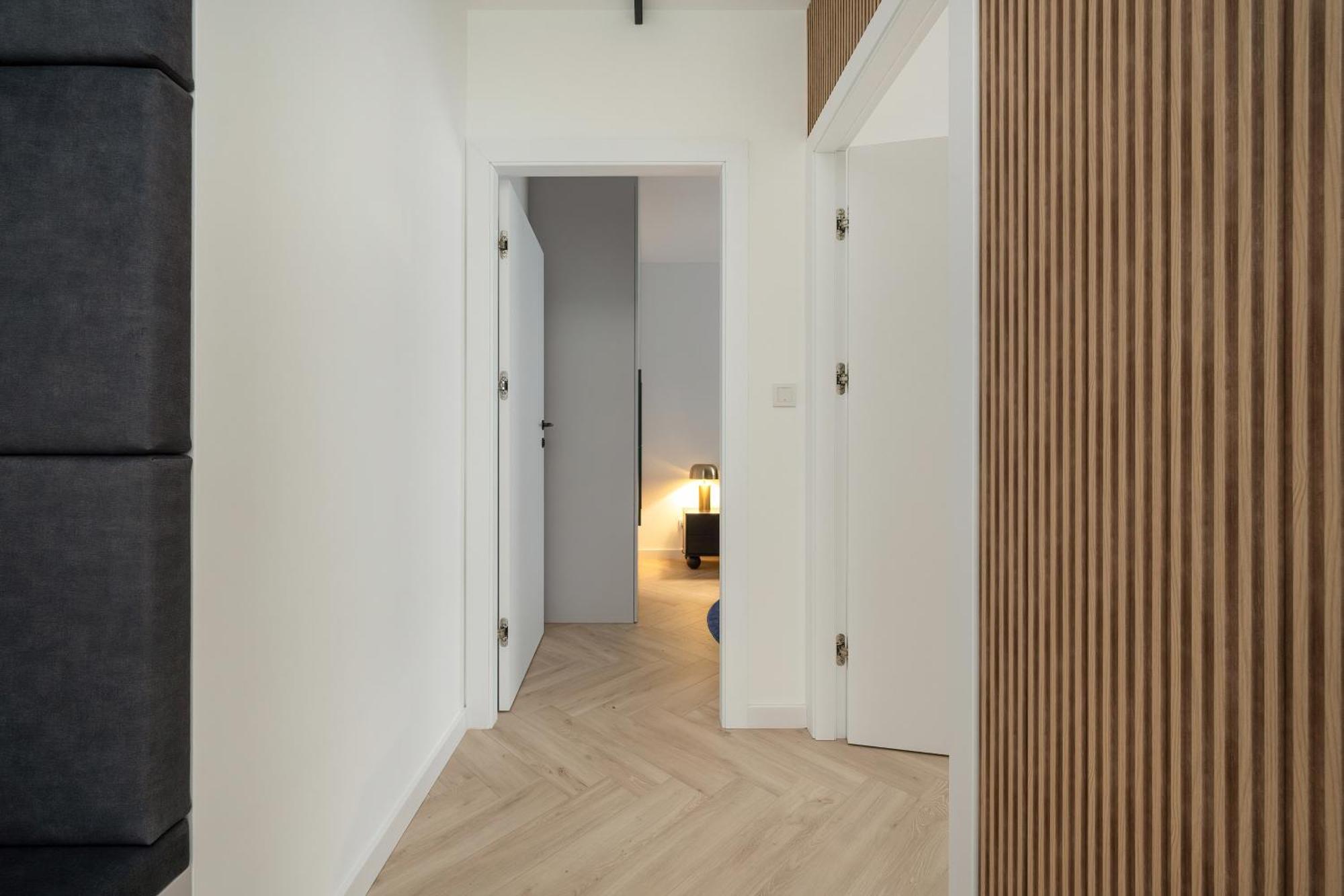 Appartamento Gwiazdzista Elegant For 6 Guests With Balcony & Parking By Renters Breslavia